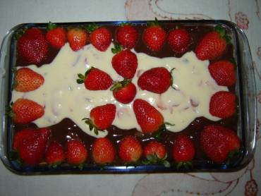 Pavê de morango com chocolate